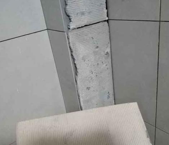 上林瓷砖空鼓维修公司分享下厨房瓷砖脱落的补救措施。